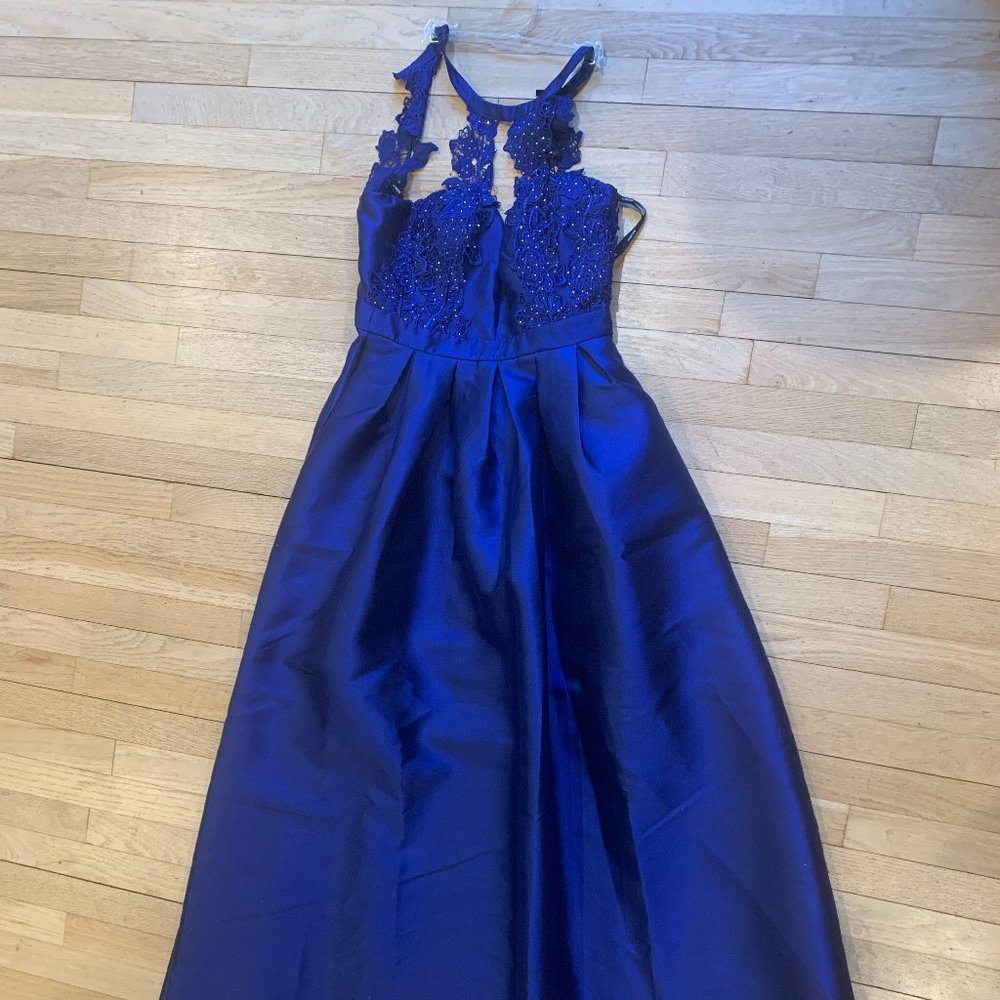 Prom Girl: Beautiful long blue dress with rhinestones and lace